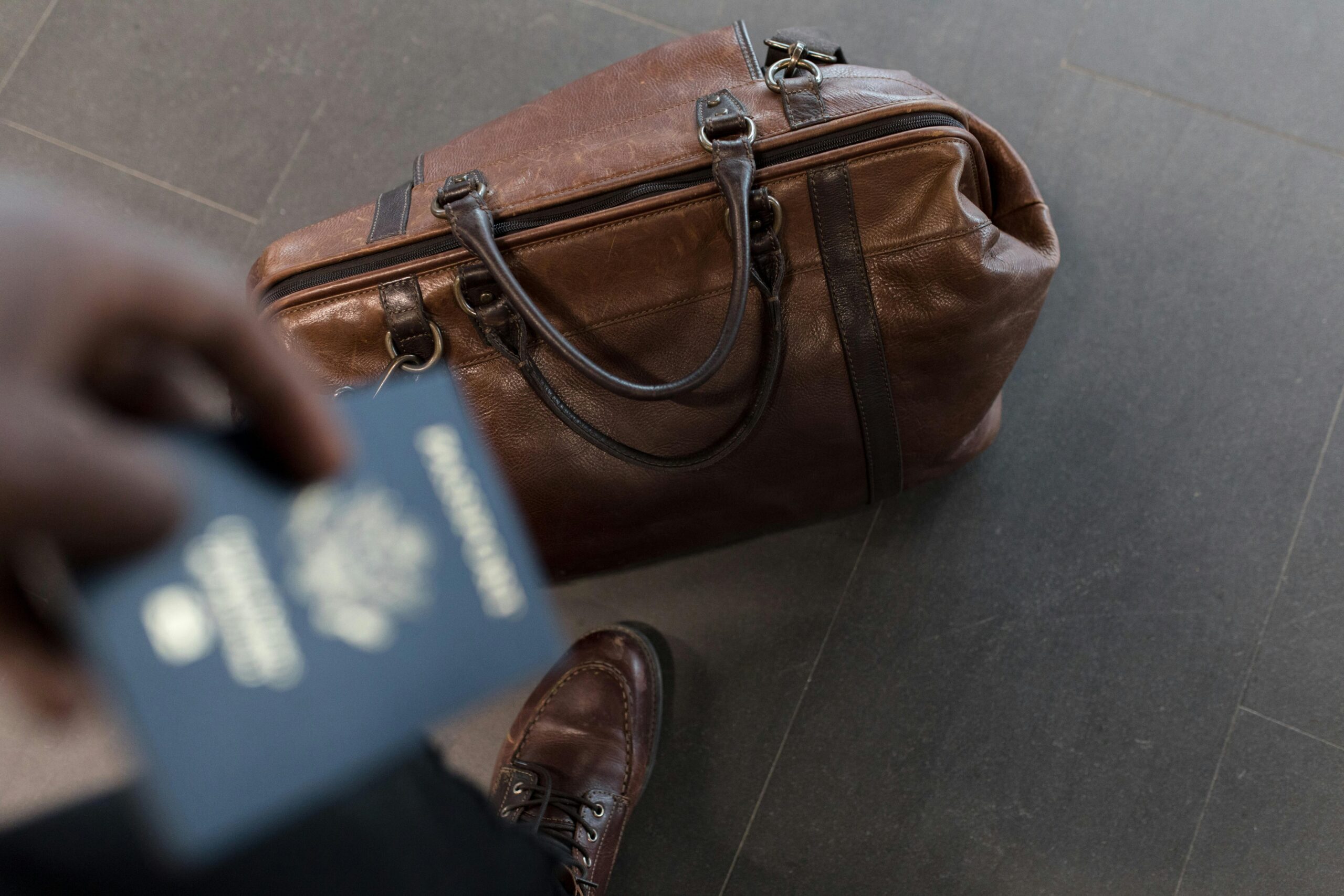 Infographic showing luggage loss stats