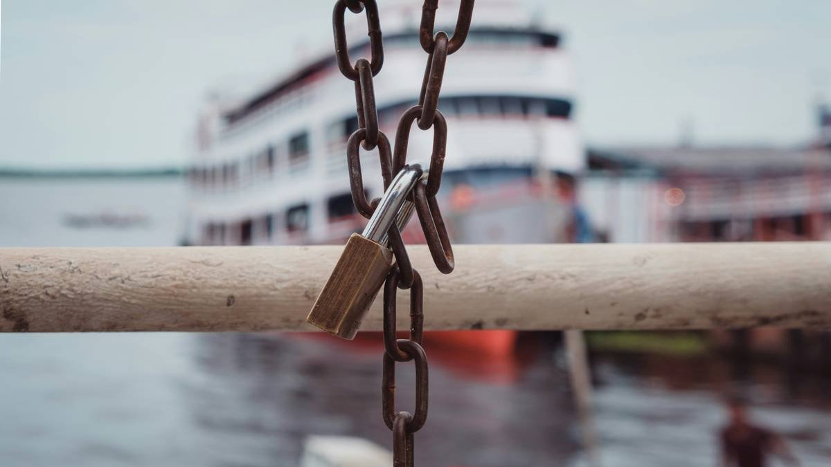 A couple stranded at a dock after missing their river cruise