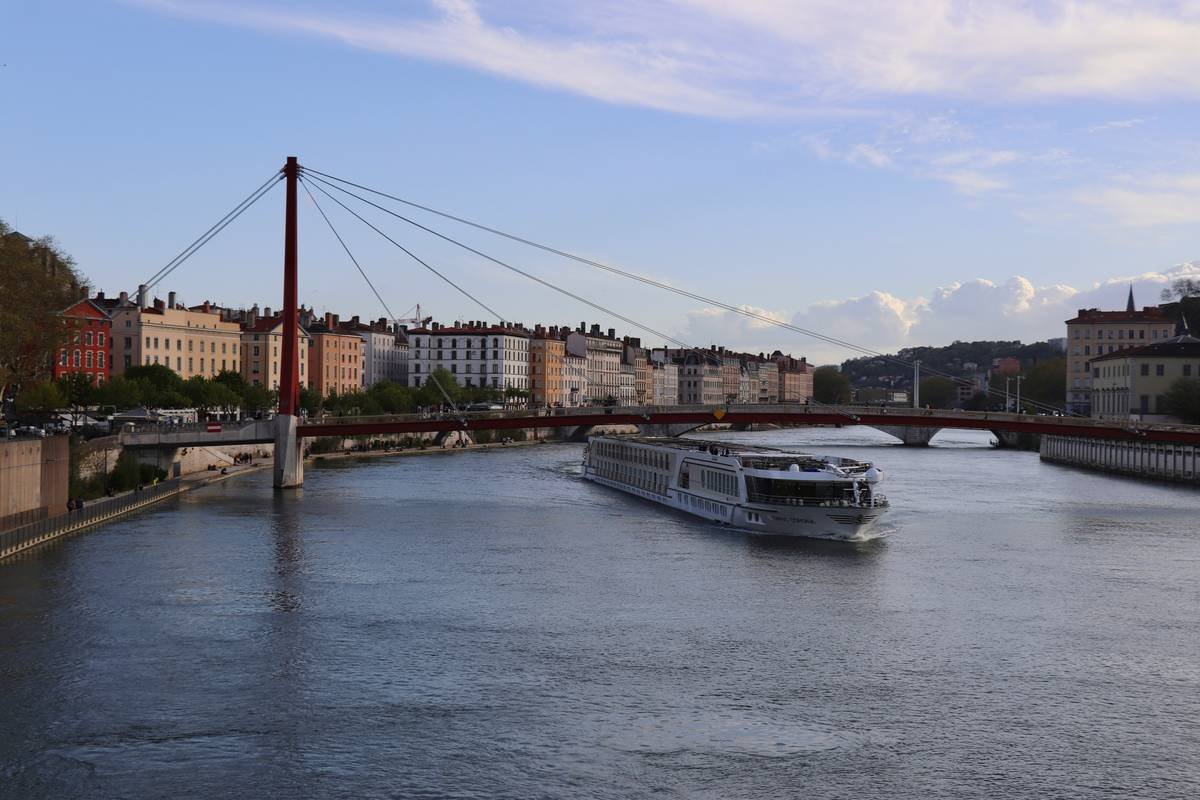 Documents required for filing a cruise guard claim including receipts, photos, and forms