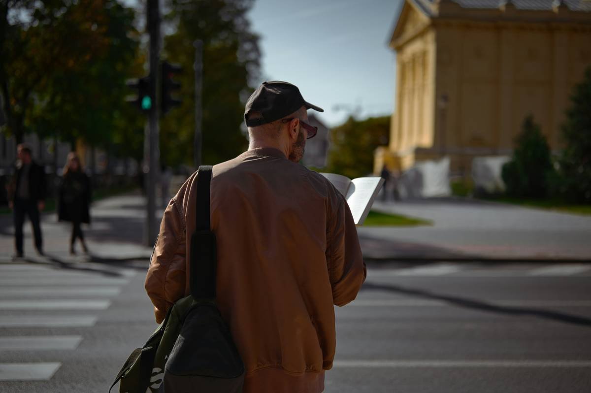 Infographic showing the importance of river cruise insurance with key points highlighted